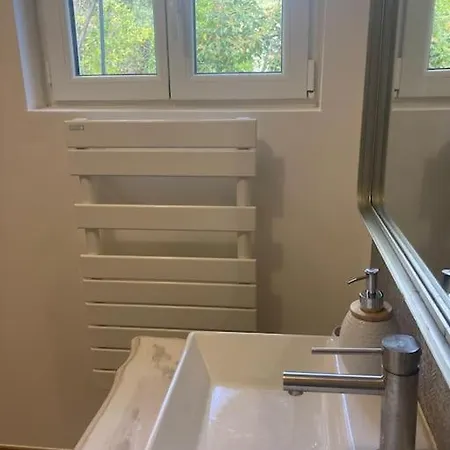 Petite Maison Avec Terrasse. Ajaccio (Corsica)