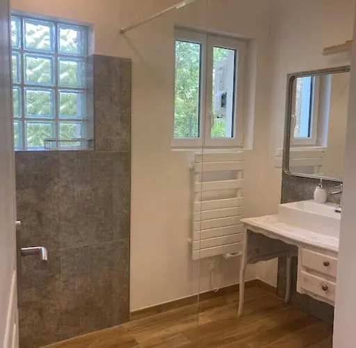 Feriehus Petite Maison Avec Terrasse. Ajaccio (Corsica)