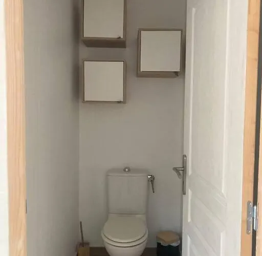 Petite Maison Avec Terrasse. Feriehus