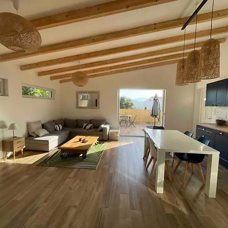 Vakantiehuis Petite Maison Avec Terrasse. Ajaccio (Corsica)
