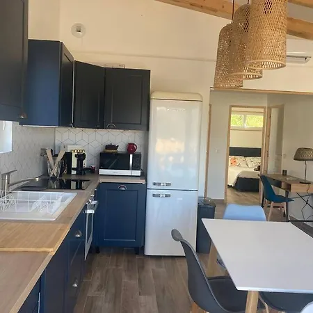 Petite Maison Avec Terrasse. Hébergement de vacances Ajaccio (Corsica)