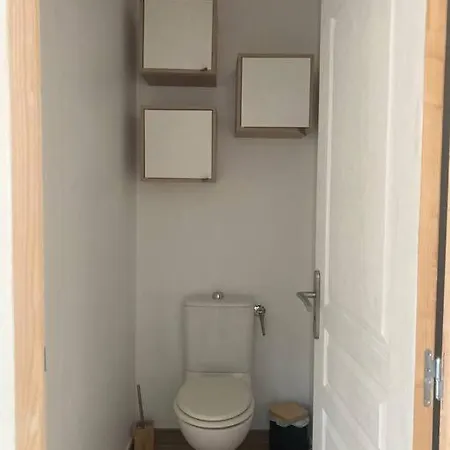 Petite Maison Avec Terrasse. Vakantiehuis