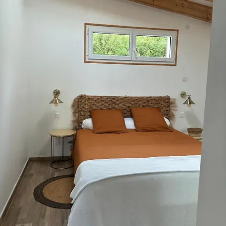 Petite Maison Avec Terrasse. Αζάτσιο