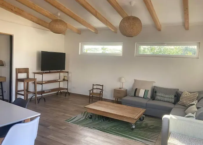 Petite Maison Avec Terrasse. Holiday home Ajaccio (Corsica)