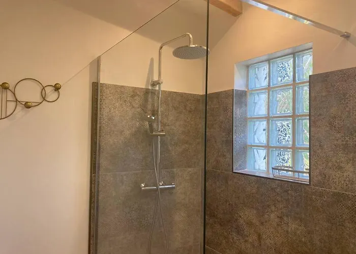 Petite Maison Avec Terrasse. Αζάτσιο