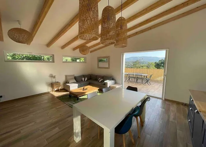 Petite Maison Avec Terrasse. * Αζάτσιο